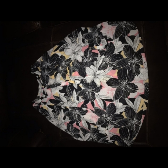 NYDJ Floral Shirt 3/4 Sleeves Pink Yellow Black White - Picture 3 of 3